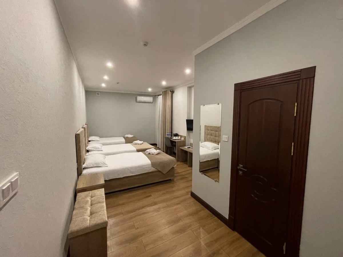 Hotel Atlas Elite Tasjkent Exteriör bild