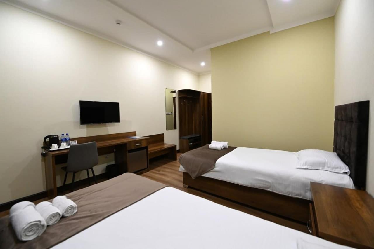 Hotel Atlas Elite Tasjkent Exteriör bild