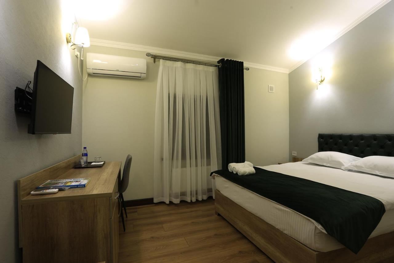 Hotel Atlas Elite Tasjkent Exteriör bild