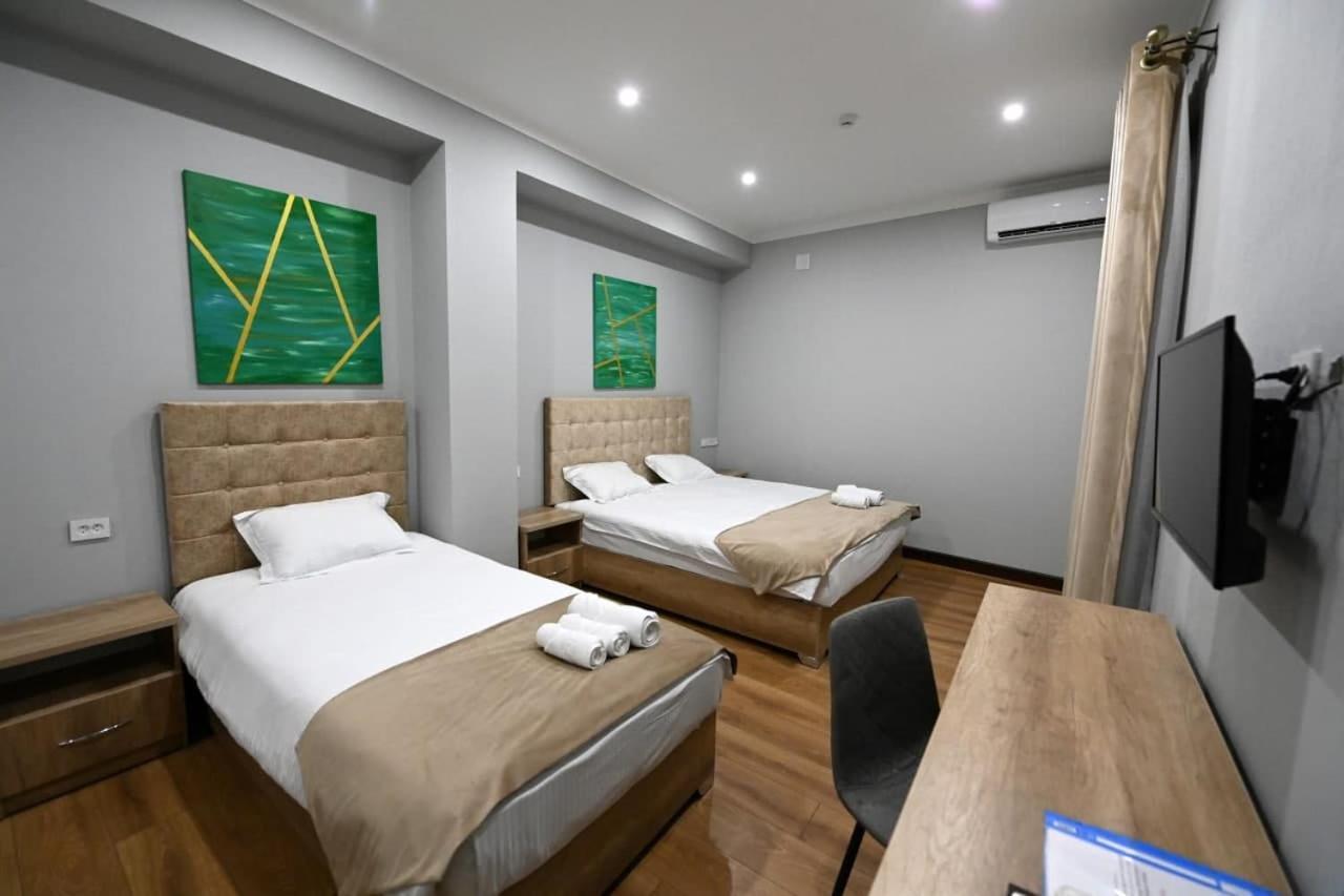 Hotel Atlas Elite Tasjkent Exteriör bild